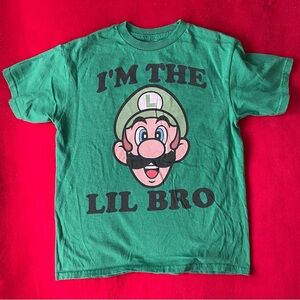 Boy's Short Sleeve Luigi "Im The Lil Bro" Green Pullover T-Shirt Size: M